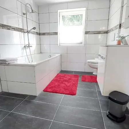 Silonce Am -ruhige Lage Im Gruenen, Parkplatz Und Garten Ideal Fuer Und Wanderfans فندق رادفرومفالد