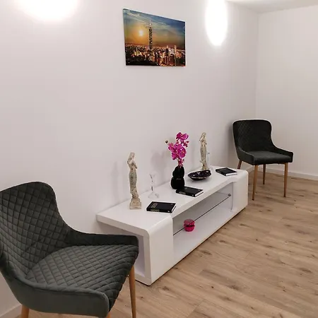 Silonce Am -ruhige Lage Im Gruenen, Parkplatz Und Garten Ideal Fuer Und Wanderfans 호텔 4*