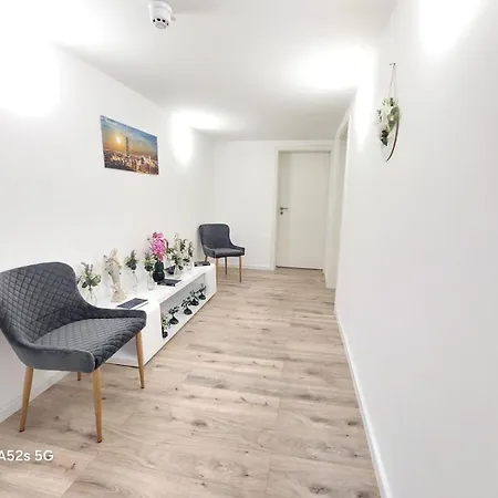 Szálloda Silonce Am -ruhige Lage Im Gruenen, Parkplatz Und Garten Ideal Fuer Und Wanderfans