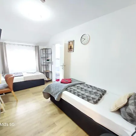 Silonce Am -ruhige Lage Im Gruenen, Parkplatz Und Garten Ideal Fuer Und Wanderfans Szálloda 4*