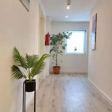 Silonce Am -ruhige Lage Im Gruenen, Parkplatz Und Garten Ideal Fuer Und Wanderfans 4*