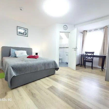 Szálloda Silonce Am -ruhige Lage Im Gruenen, Parkplatz Und Garten Ideal Fuer Und Wanderfans 4*