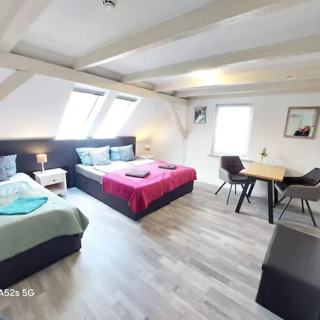 Silonce Am -ruhige Lage Im Gruenen, Parkplatz Und Garten Ideal Fuer Und Wanderfans 4*