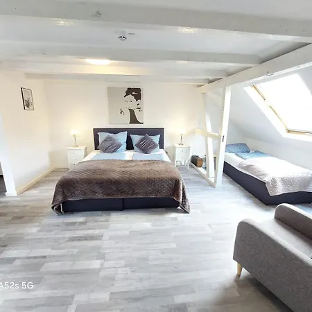 Silonce Am -ruhige Lage Im Gruenen, Parkplatz Und Garten Ideal Fuer Und Wanderfans 4*