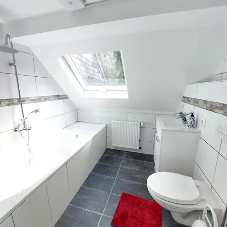 Silonce Am -ruhige Lage Im Gruenen, Parkplatz Und Garten Ideal Fuer Und Wanderfans 4*