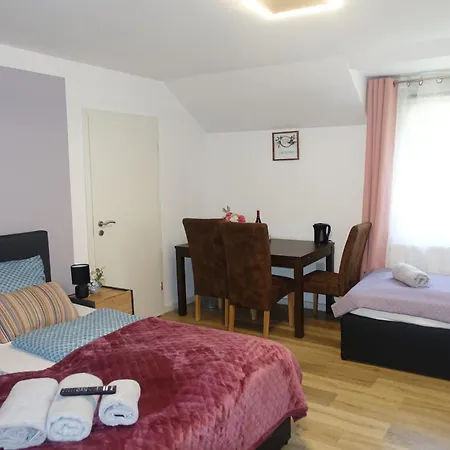 Szálloda Silonce Am -ruhige Lage Im Gruenen, Parkplatz Und Garten Ideal Fuer Und Wanderfans Radevormwald