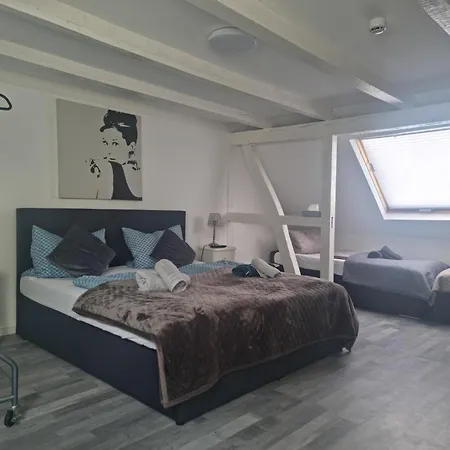 Hotel Silonce Radevormwald am See -ruhige Lage im Grünen, Parkplatz und Garten ideal für Natur und Wanderfans Radevormwald