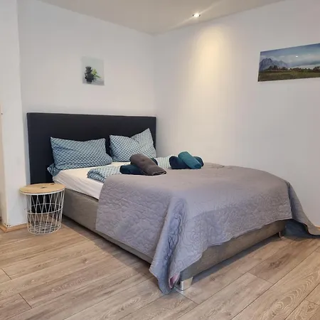 Silonce Am -ruhige Lage Im Gruenen, Parkplatz Und Garten Ideal Fuer Und Wanderfans 4*