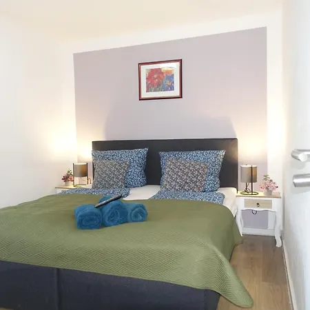 Silonce Am -ruhige Lage Im Gruenen, Parkplatz Und Garten Ideal Fuer Und Wanderfans Radevormwald