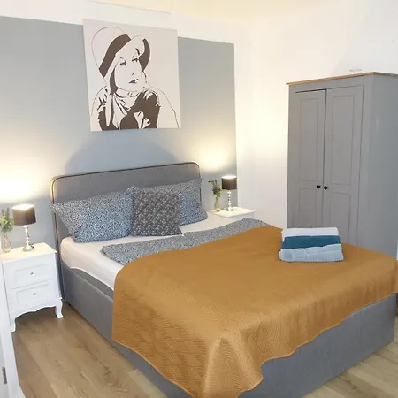 Silonce Am -ruhige Lage Im Gruenen, Parkplatz Und Garten Ideal Fuer Und Wanderfans Szálloda 4*