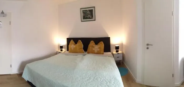 Hotel Silonce Radevormwald am See -ruhige Lage im Grünen, Parkplatz und Garten ideal für Natur und Wanderfans 4* Radevormwald