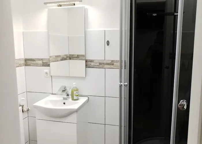 Hotel Silonce Radevormwald am See -ruhige Lage im Grünen, Parkplatz und Garten ideal für Natur und Wanderfans Radevormwald