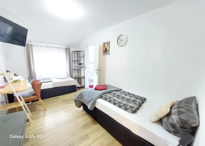 Hotel Silonce Radevormwald am See -ruhige Lage im Grünen, Parkplatz und Garten ideal für Natur und Wanderfans Hotel 4*