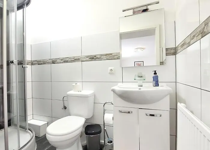 Hotel Silonce Radevormwald am See -ruhige Lage im Grünen, Parkplatz und Garten ideal für Natur und Wanderfans Radevormwald