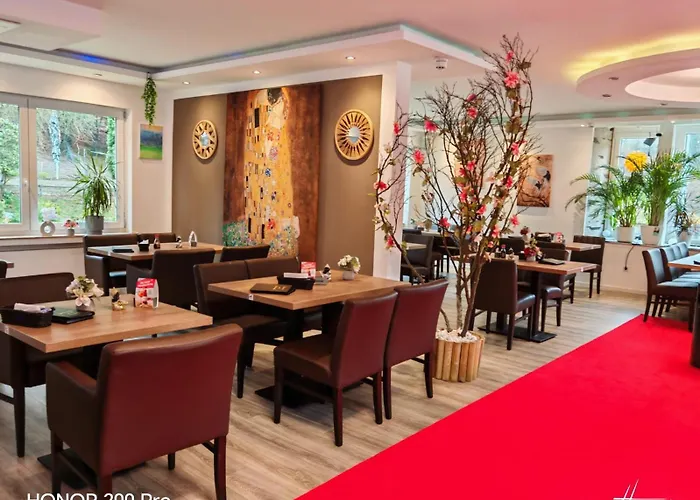 Hotel Silonce Radevormwald am See -ruhige Lage im Grünen, Parkplatz und Garten ideal für Natur und Wanderfans 4*