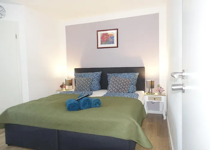 Hotel Silonce Radevormwald am See -ruhige Lage im Grünen, Parkplatz und Garten ideal für Natur und Wanderfans Radevormwald