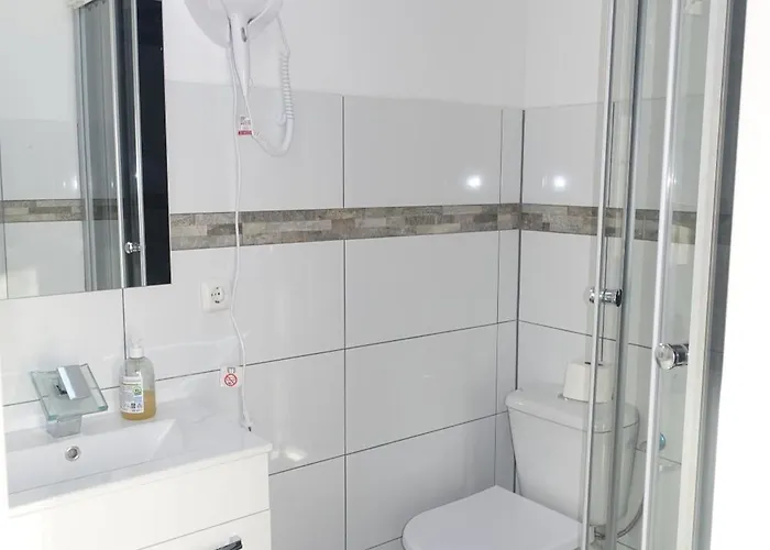 Hotel Silonce Radevormwald am See -ruhige Lage im Grünen, Parkplatz und Garten ideal für Natur und Wanderfans